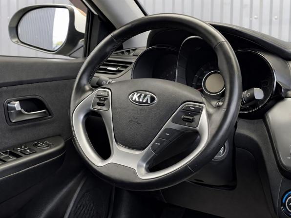 Kia Rio III Рестайлинг с пробегом 2015 года, цена 1 050 000 рублей, 146603 км, седан, Автокод Объявления