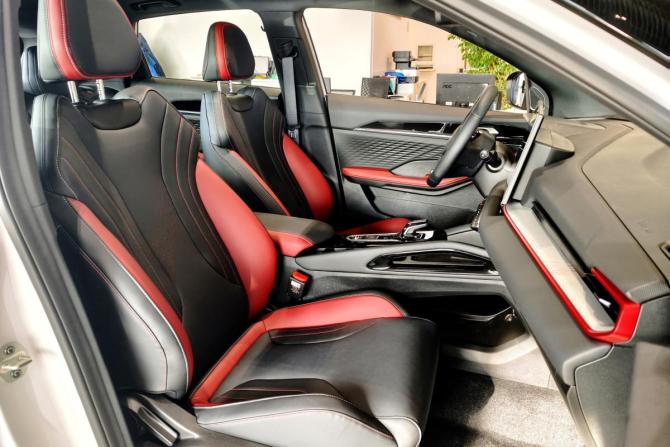 Новый Geely Coolray I Рестайлинг 2 2026 года, цена 2 894 990 рублей, внедорожник, Автокод Объявления