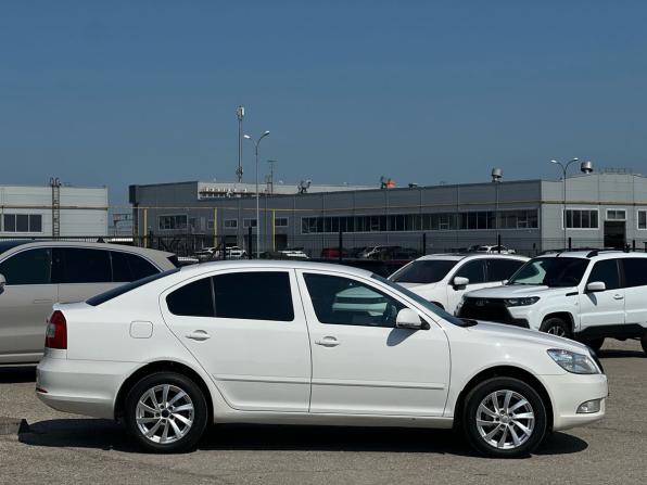 Skoda Octavia II (A5) Рестайлинг с пробегом 2013 года, цена 960 000 рублей, 133000 км, лифтбек, Автокод Объявления