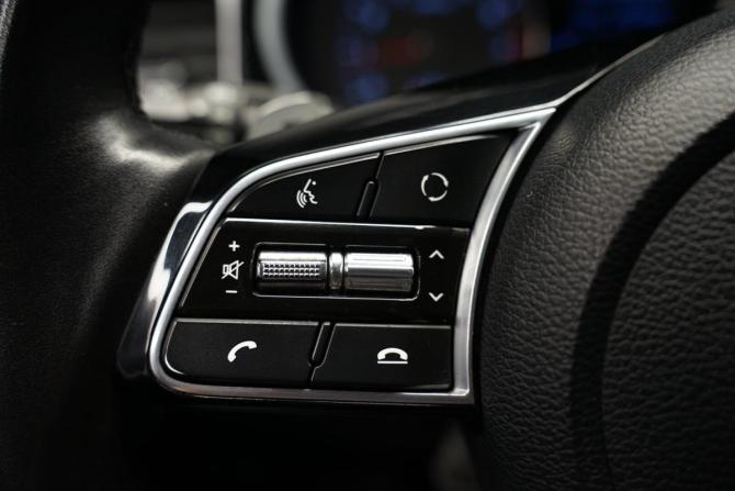 Kia Ceed III с пробегом 2019 года, цена 1 790 000 рублей, 110297 км, универсал, Автокод Объявления