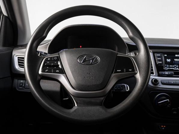 Hyundai Solaris II Рестайлинг с пробегом 2021 года, цена 1 490 000 рублей, 63190 км, седан, Автокод Объявления
