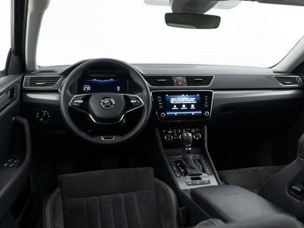Skoda Superb III Рестайлинг с пробегом 2021 года, цена 2 050 077 рублей, 247188 км, лифтбек, Автокод Объявления