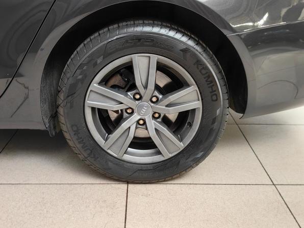 Audi A4 IV (B8) Рестайлинг с пробегом 2013 года, цена 1 329 000 рублей, 127697 км, седан, Автокод Объявления