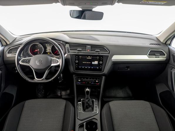 Volkswagen Tiguan II Рестайлинг с пробегом 2022 года, цена 2 850 000 рублей, 30461 км, внедорожник, Автокод Объявления