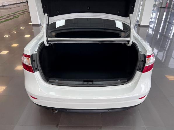 Renault Fluence I Рестайлинг с пробегом 2015 года, цена 895 000 рублей, 181368 км, седан, Автокод Объявления