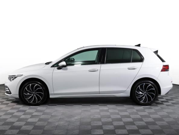 Volkswagen Golf VIII с пробегом 2021 года, цена 2 590 000 рублей, 57258 км, хэтчбек, Автокод Объявления