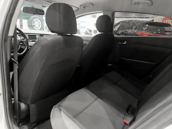 Hyundai Solaris II с пробегом 2017 года, цена 1 050 000 рублей, 111030 км, седан, Автокод Объявления