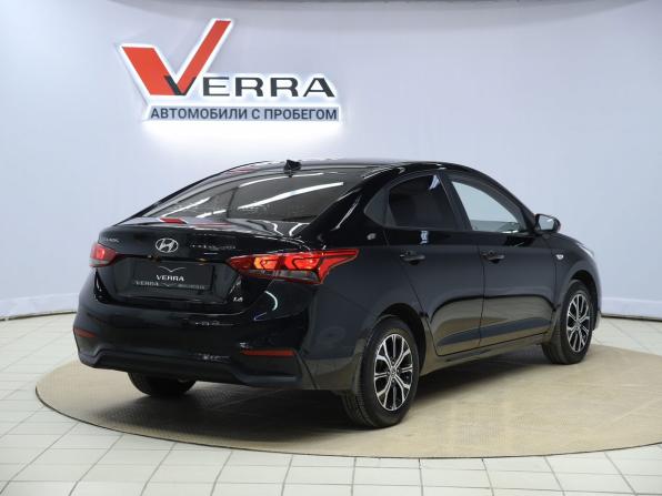 Hyundai Solaris II с пробегом 2018 года, цена 930 000 рублей, 251957 км, седан, Автокод Объявления