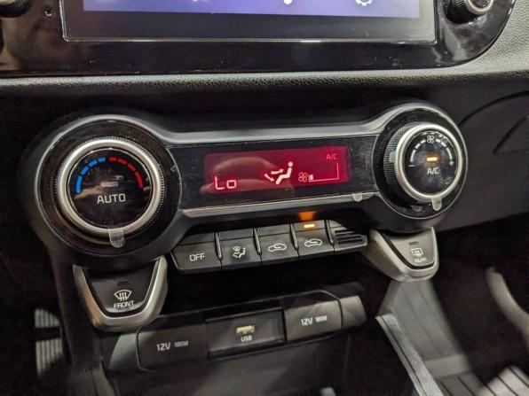 Kia Rio IV Рестайлинг с пробегом 2022 года, цена 1 765 000 рублей, 52000 км, седан, Автокод Объявления