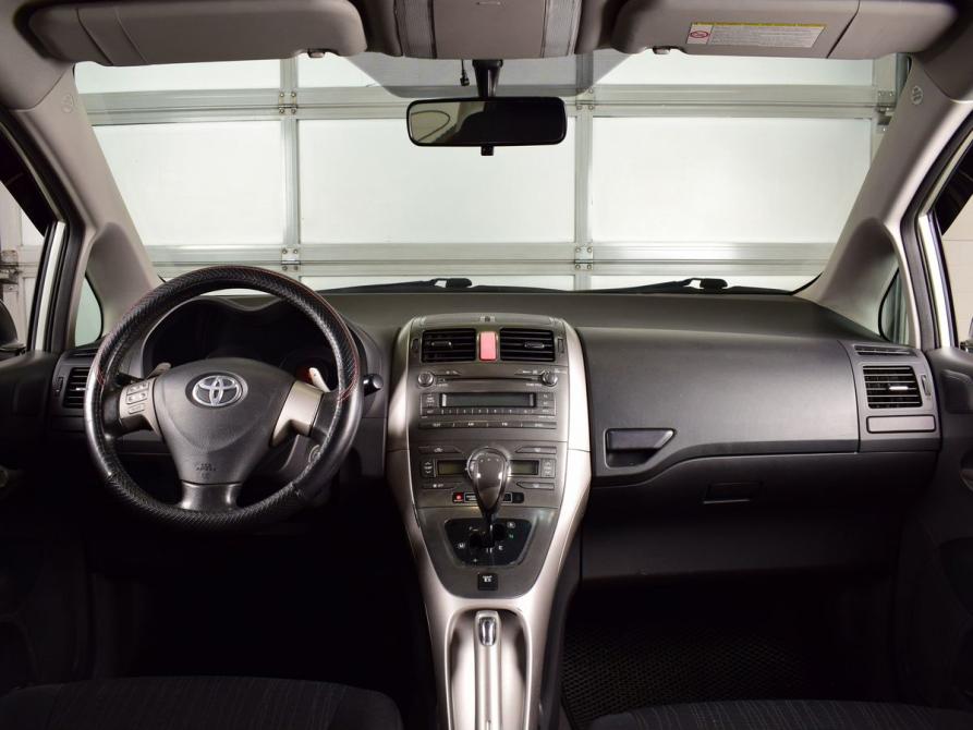 Toyota Auris I Кемерово  - изображение 8