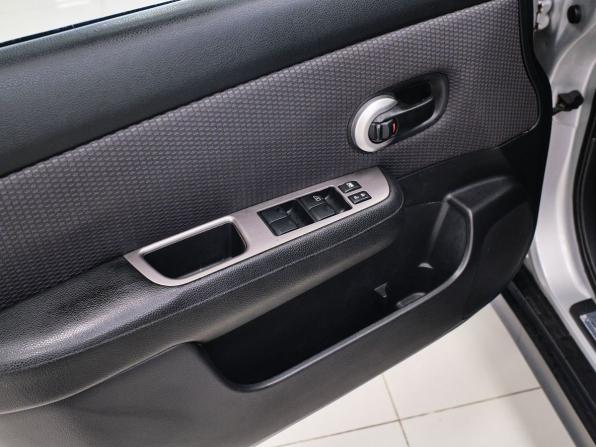 Nissan Tiida I с пробегом 2008 года, цена 535 000 рублей, 210333 км, хэтчбек, Автокод Объявления