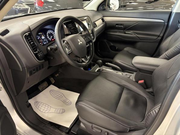Mitsubishi Outlander III Рестайлинг 2 с пробегом 2015 года, цена 1 369 000 рублей, 110545 км, внедорожник, Автокод Объявления