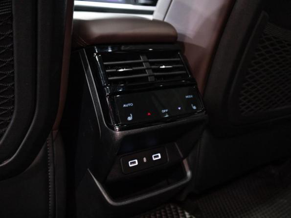 Geely Monjaro I с пробегом 2023 года, цена 3 099 700 рублей, 61229 км, внедорожник, Автокод Объявления