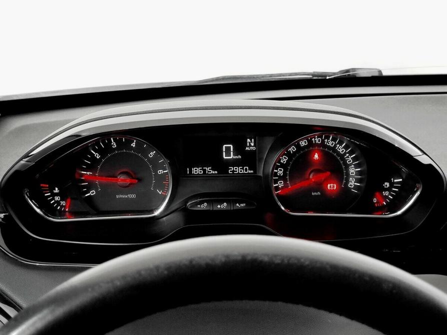 Peugeot 208 I Москва  - изображение 6
