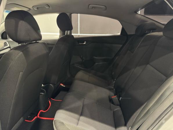 Hyundai Solaris II с пробегом 2017 года, цена 1 059 000 рублей, 155000 км, седан, Автокод Объявления