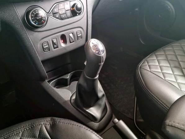 Renault Sandero II Рестайлинг с пробегом 2018 года, цена 1 080 000 рублей, 149543 км, хэтчбек, Автокод Объявления