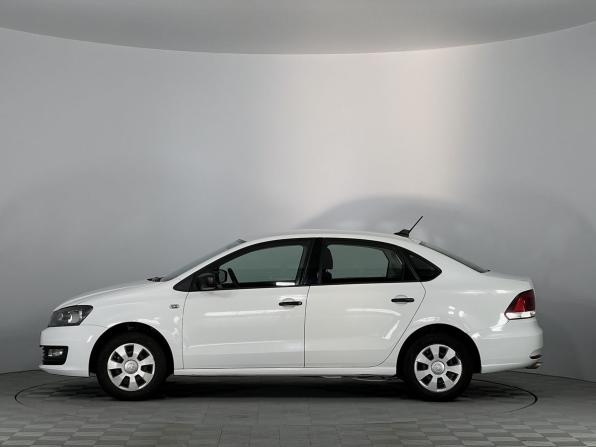 Volkswagen Polo V Рестайлинг с пробегом 2018 года, цена 830 000 рублей, 172000 км, седан, Автокод Объявления