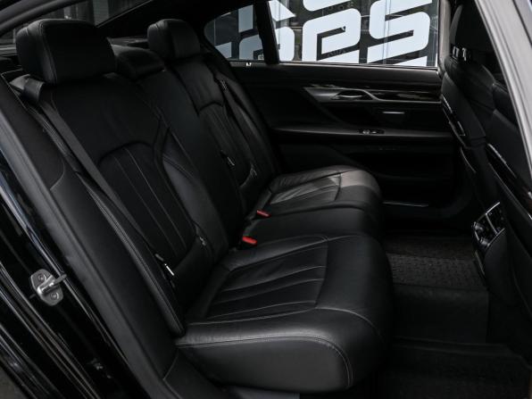 BMW 7 серии VI (G11/G12) с пробегом 2018 года, цена 3 339 000 рублей, 178520 км, седан, Автокод Объявления