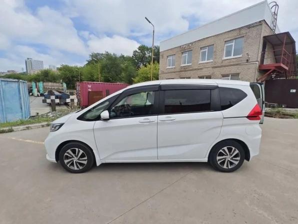 Honda Freed II Рестайлинг с пробегом 2023 года, цена 1 690 000 рублей, 40000 км, компактвэн, Автокод Объявления