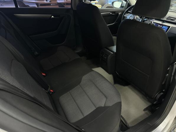 Volkswagen Passat B7 с пробегом 2013 года, цена 900 000 рублей, 190243 км, седан, Автокод Объявления