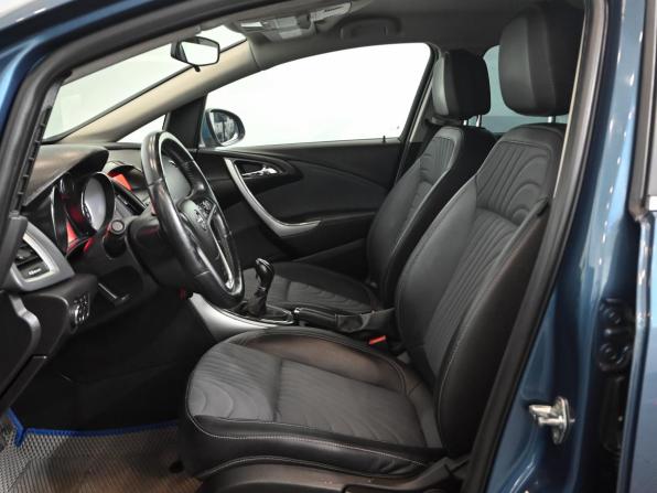 Opel Astra J Рестайлинг с пробегом 2013 года, цена 580 000 рублей, 256922 км, седан, Автокод Объявления