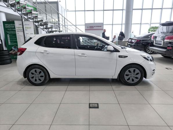 Kia Rio III Рестайлинг с пробегом 2016 года, цена 970 000 рублей, 124000 км, хэтчбек, Автокод Объявления