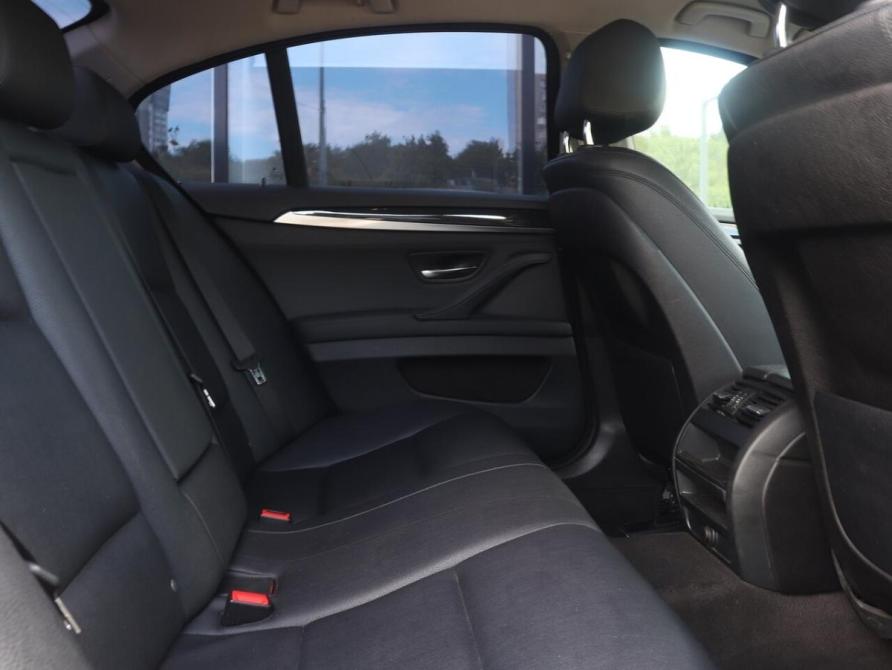 BMW 5 серии VI (F10/F11/F07) Рестайлинг Казань  - изображение 4