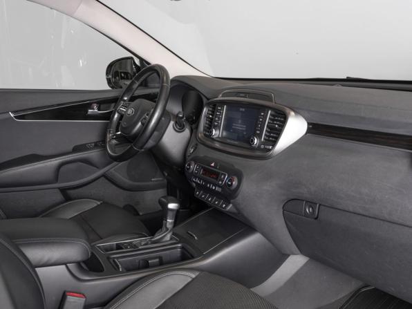 Kia Sorento III Prime Рестайлинг с пробегом 2018 года, цена 3 021 700 рублей, 122696 км, внедорожник, Автокод Объявления