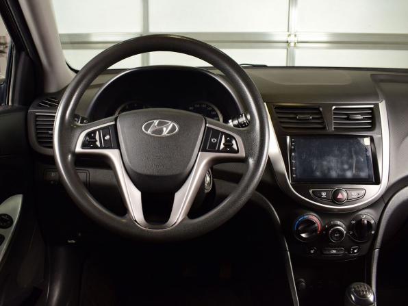 Hyundai Solaris I Рестайлинг с пробегом 2016 года, цена 949 995 рублей, 213818 км, седан, Автокод Объявления