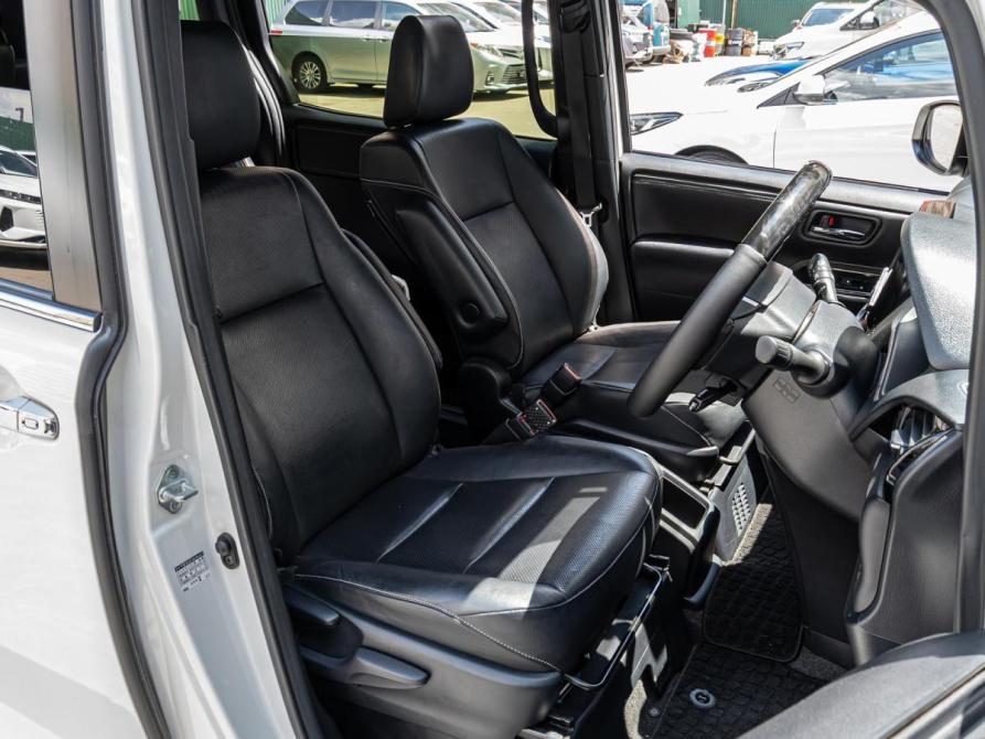 Toyota Esquire I Рестайлинг Краснодар  - изображение 10