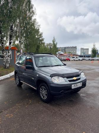 Chevrolet Niva I Рестайлинг с пробегом 2017 года, цена 640 000 рублей, 106500 км, внедорожник, Автокод Объявления