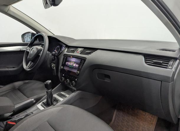 Skoda Octavia III (A7) Рестайлинг с пробегом 2017 года, цена 1 650 000 рублей, 97857 км, лифтбек, Автокод Объявления