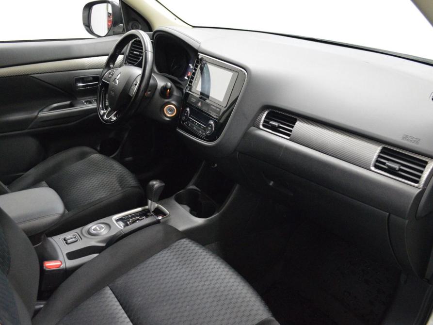Mitsubishi Outlander III Рестайлинг 2 Санкт-Петербург  - изображение 12
