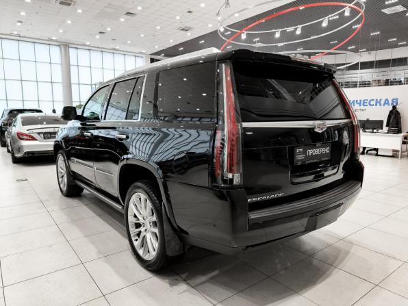 Cadillac Escalade IV с пробегом 2018 года, цена 3 975 000 рублей, 238976 км, внедорожник, Автокод Объявления