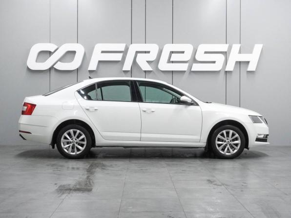 Skoda Octavia III (A7) Рестайлинг с пробегом 2019 года, цена 1 440 000 рублей, 213649 км, лифтбек, Автокод Объявления