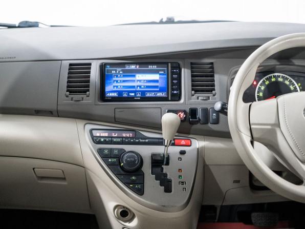Toyota ISis I Рестайлинг с пробегом 2014 года, цена 1 130 500 рублей, 134820 км, компактвэн, Автокод Объявления