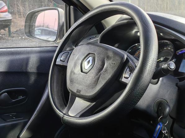 Renault Sandero II с пробегом 2015 года, цена 539 000 рублей, 230900 км, хэтчбек, Автокод Объявления