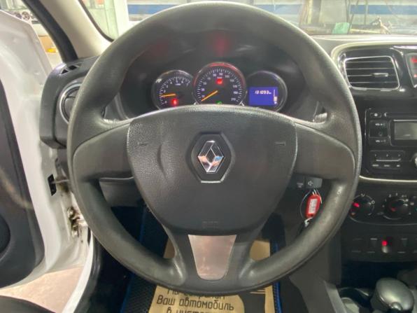 Renault Logan II с пробегом 2017 года, цена 664 000 рублей, 130000 км, седан, Автокод Объявления