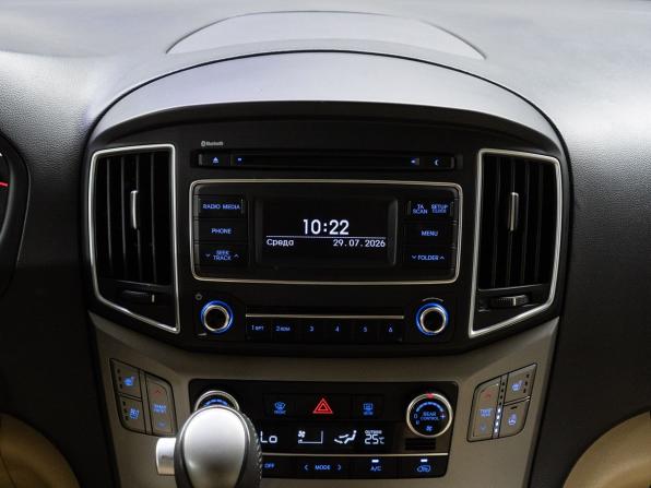 Hyundai H-1 II Рестайлинг 2 с пробегом 2019 года, цена 3 300 000 рублей, 47668 км, минивэн, Автокод Объявления