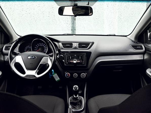 Kia Rio III Рестайлинг с пробегом 2015 года, цена 1 169 000 рублей, 70693 км, хэтчбек, Автокод Объявления
