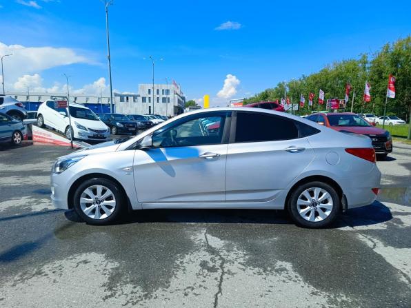Hyundai Solaris I Рестайлинг с пробегом 2016 года, цена 1 059 995 рублей, 165473 км, седан, Автокод Объявления
