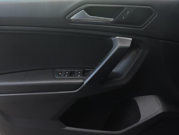 Volkswagen Tiguan II с пробегом 2020 года, цена 2 580 000 рублей, 117700 км, внедорожник, Автокод Объявления