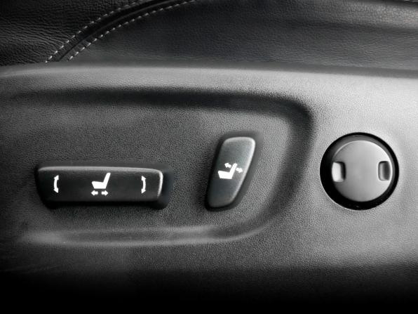 Toyota Land Cruiser Prado 150 Series Рестайлинг 2 с пробегом 2019 года, цена 5 705 000 рублей, 85026 км, внедорожник, Автокод Объявления