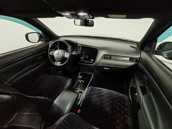 Mitsubishi Outlander III Рестайлинг 3 с пробегом 2021 года, цена 1 875 000 рублей, 191851 км, внедорожник, Автокод Объявления