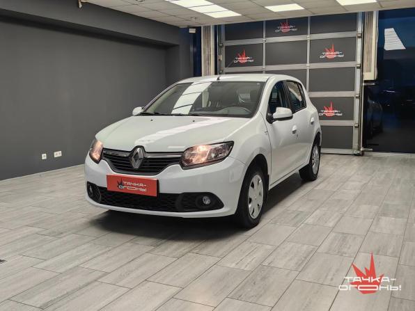 Renault Sandero II с пробегом 2015 года, цена 828 000 рублей, 136000 км, хэтчбек, Автокод Объявления