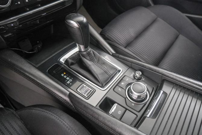 Mazda 6 III (GJ) Рестайлинг с пробегом 2015 года, цена 1 699 000 рублей, 173000 км, седан, Автокод Объявления