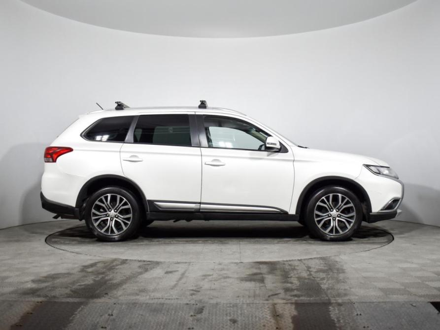 Mitsubishi Outlander III Рестайлинг 2 Санкт-Петербург  - изображение 4