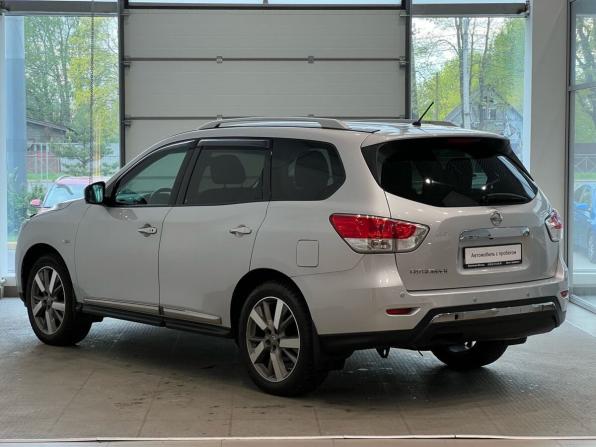 Nissan Pathfinder IV с пробегом 2015 года, цена 1 640 000 рублей, 162500 км, внедорожник, Автокод Объявления