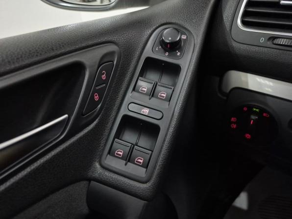 Volkswagen Golf VI с пробегом 2012 года, цена 915 000 рублей, 156580 км, хэтчбек, Автокод Объявления