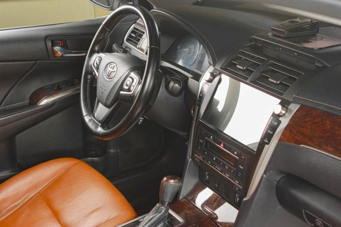 Toyota Camry VII (XV50) Рестайлинг с пробегом 2016 года, цена 1 949 000 рублей, 195000 км, седан, Автокод Объявления